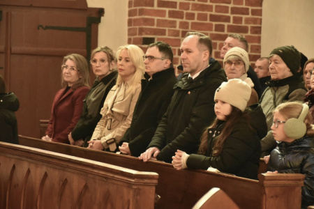 W HOŁDZIE NIEZŁOMNYM / 1 MARCA